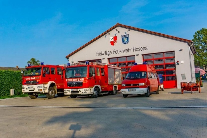 Das neue Feuerwehrgerätehaus in Hosena wurde im Oktober 2020 eingeweiht. Die drei Einsatzfahrzeuge finden darin ausreichend Platz.