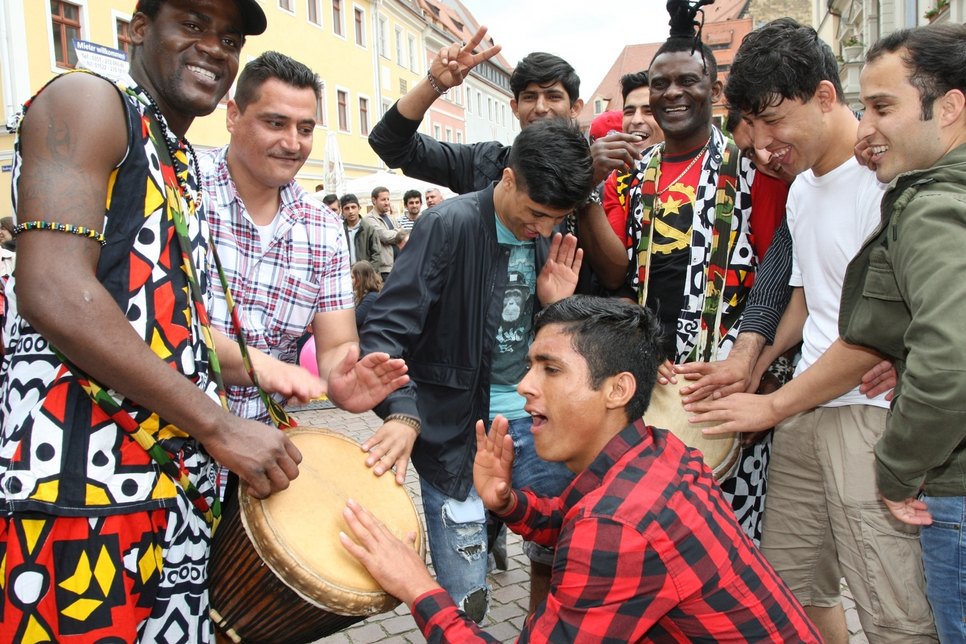 Beim Markt der Kulturen in Pirna geht es auch musikalisch in andere Länder. Foto: Daniel Förster