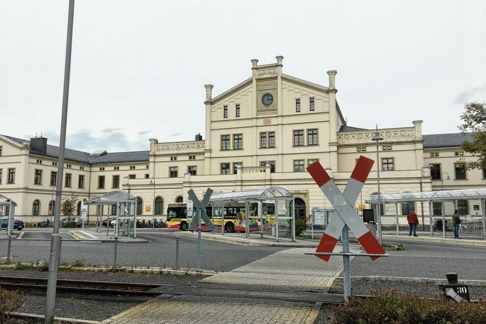 Die Modernisierung des Bahnhofs ist abgeschlossen. Jetzt wollen Stadt und ZVON das Bahnhofsumfeld weiterentwickeln. Foto: T. Keil