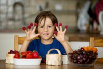 Von wegen gesunder Obstgenuss: Expertenschätzungen zufolge leiden heutzutage zwei von drei Kindern unter Fruktoseintoleranz. Sie vertragen Fruchtzucker nur in geringen Mengen. Foto: fotolia.de/Tomsickova