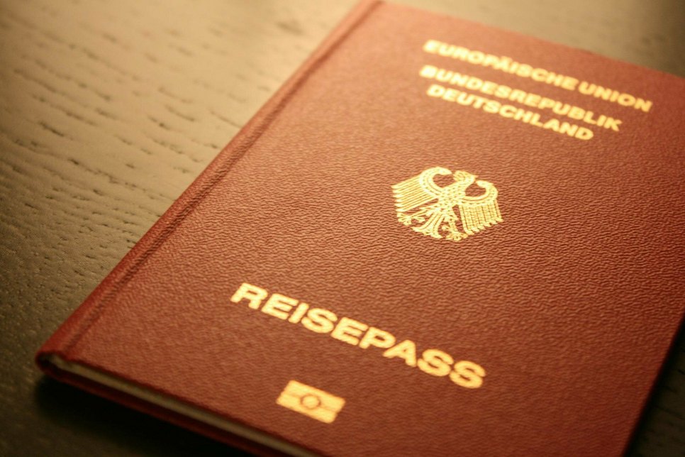 Nicht vergessen: Vor Auslandsreisen rechtzeitig die Ausweisdokumente überprüfen.