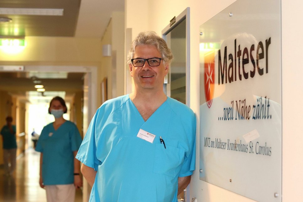 Neu im MVZ Team: Unfallchirurg Andreas Backert im Medizinischen MVZ am Malteser Krankenhaus St. Carolus in Görlitz.	 Foto: Malteser/Stephanie Hänsch
