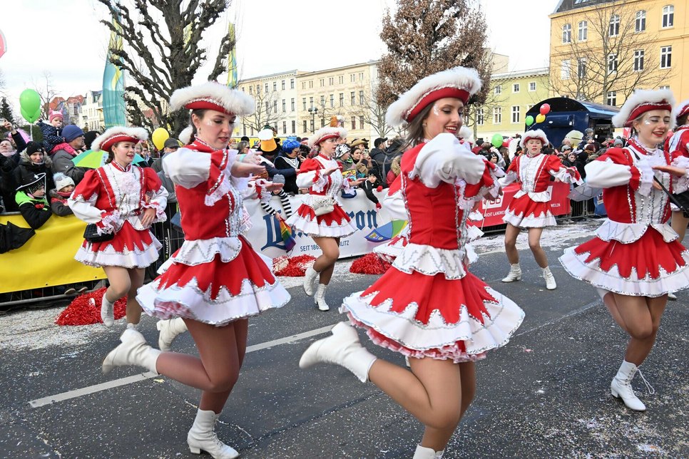 Tausende Narren aus der gesamten Lausitz werden auch in diesem Jahr wieder beim »Zug der fröhlichen
Leute« dabei sein.