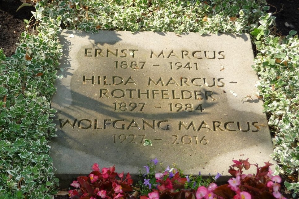 Der Grabstein von Wolfgang Marcus.