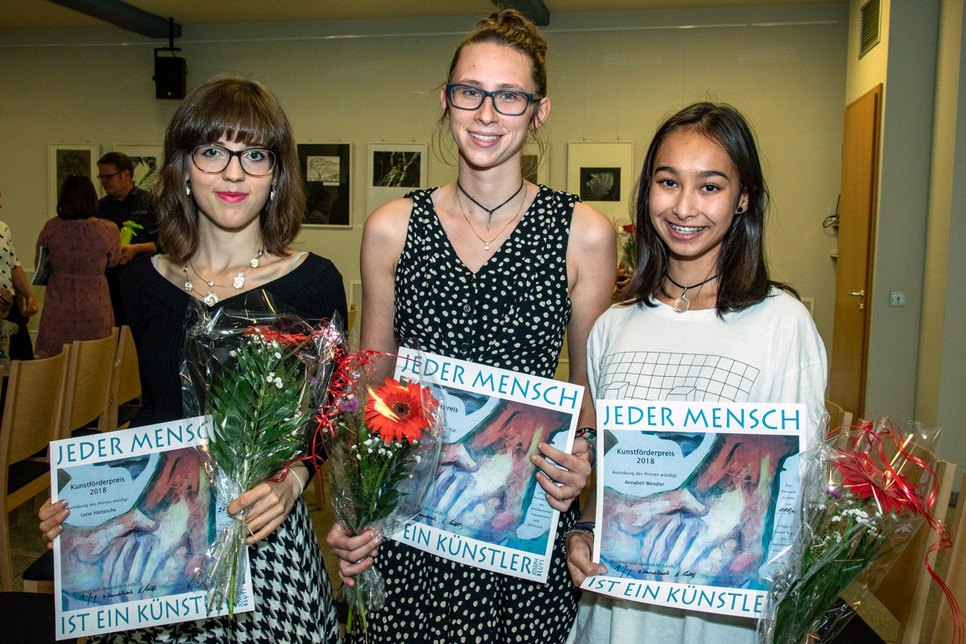 Die MaWi-Siegerinnen 2018: Luise Häntzsche, Anne Christin Teuser und Annabell Wendler (v.l.n.r.). Foto: RocciPix