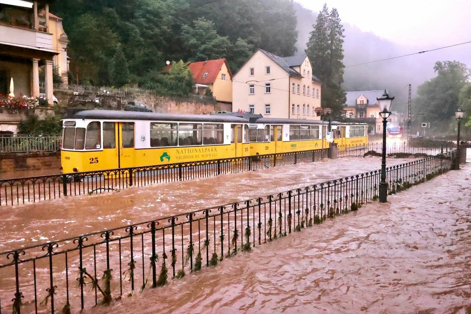Die historische Kirnitzschtalbahn war überlutet.