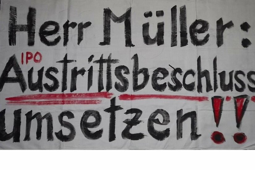 Banner mit Forderungen der Bürgervereinigung.