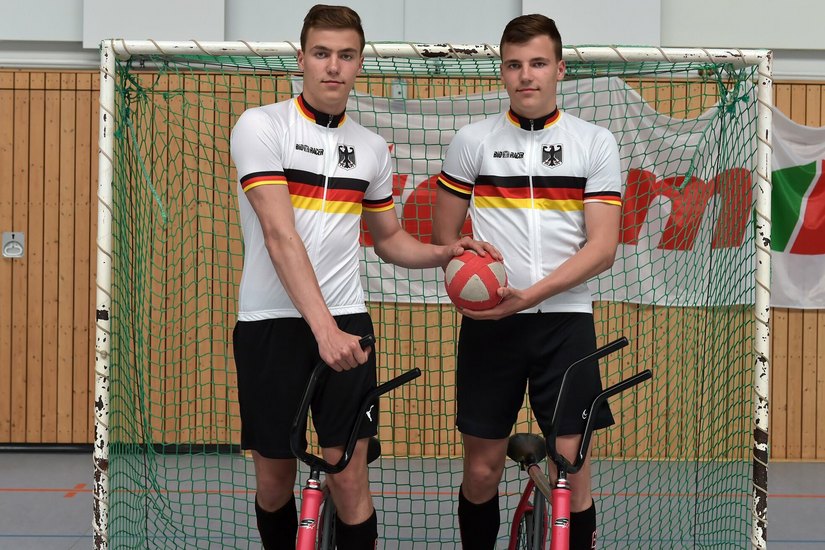 Tim und Erik Lehmann haben die Radball-Bundesliga im Blick
Tim und Eric Lehmann starten am 8. Oktober die Mission Aufstieg in die 1. Radball-Bundesliga.