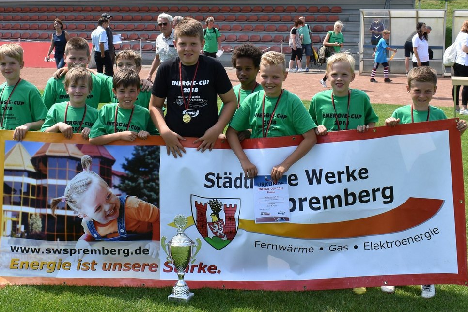 In einem packenden Endspiel sicherten sich die Schüler der Grundschule Laubsdorf den Sie beim diesjährigen ENERGIE Cup. Fotos: pm