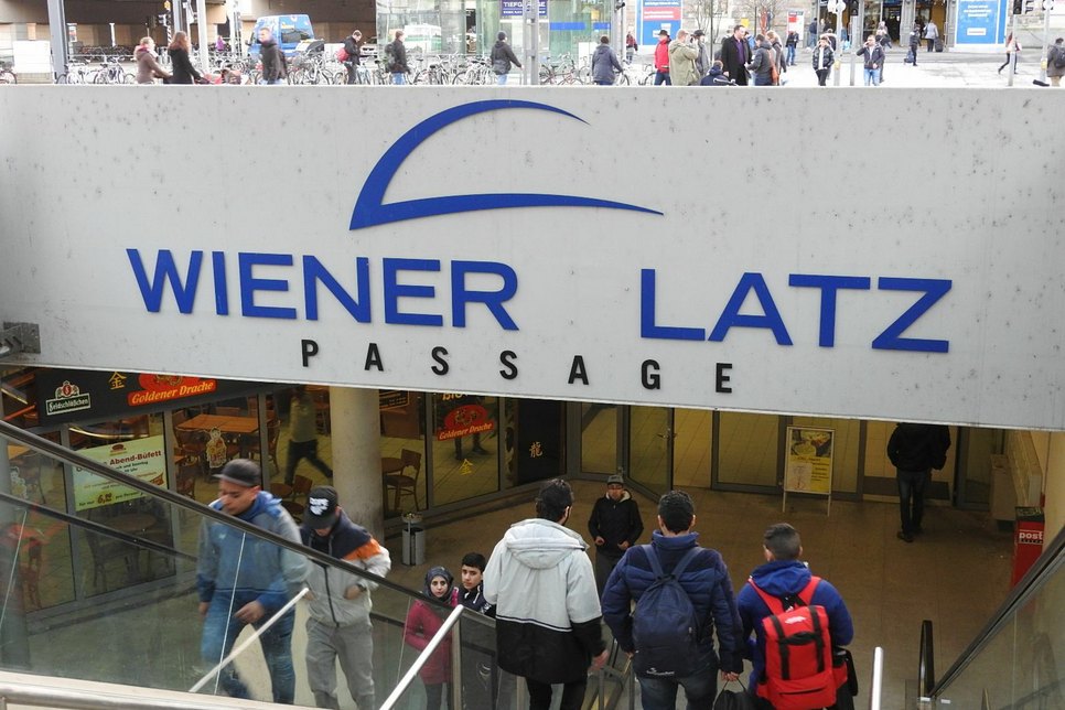 Die Passage unterm Wiener Platz zählt nur noch vier Mieter. Die ziehen bis Ende März komplett aus, die Passage ist dann leer.