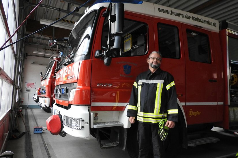 Kai Bigge ist seit 15 Jahren Stadtwehrleiter der Freiwllligen Feuerwehr Bad Schandau. Er und seine Kameraden setzen sich ehrenamtlich für die Sicherheit der Gemeinschaft ein.