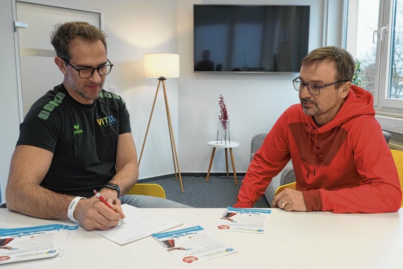 Jan Przybilski und Jens Weser planen die Kick-Off-Veranstaltung für den Senftenberg Gutschein.
