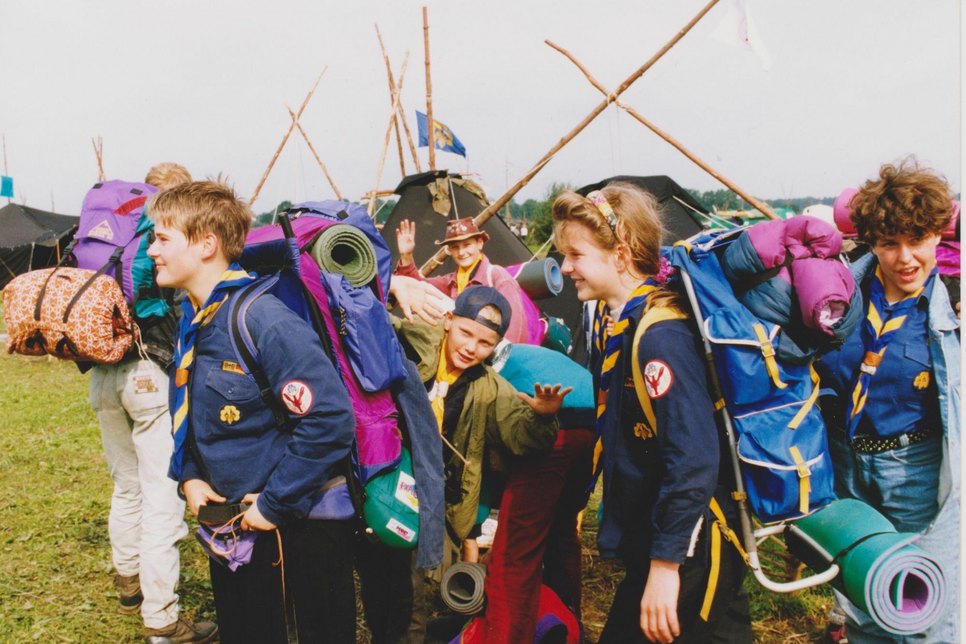 Ankunft der Pfadfinder aus Hessen im Bundeslager »Wegzeichen« 1997 bei Cottbus, Foto: Erich Schutt