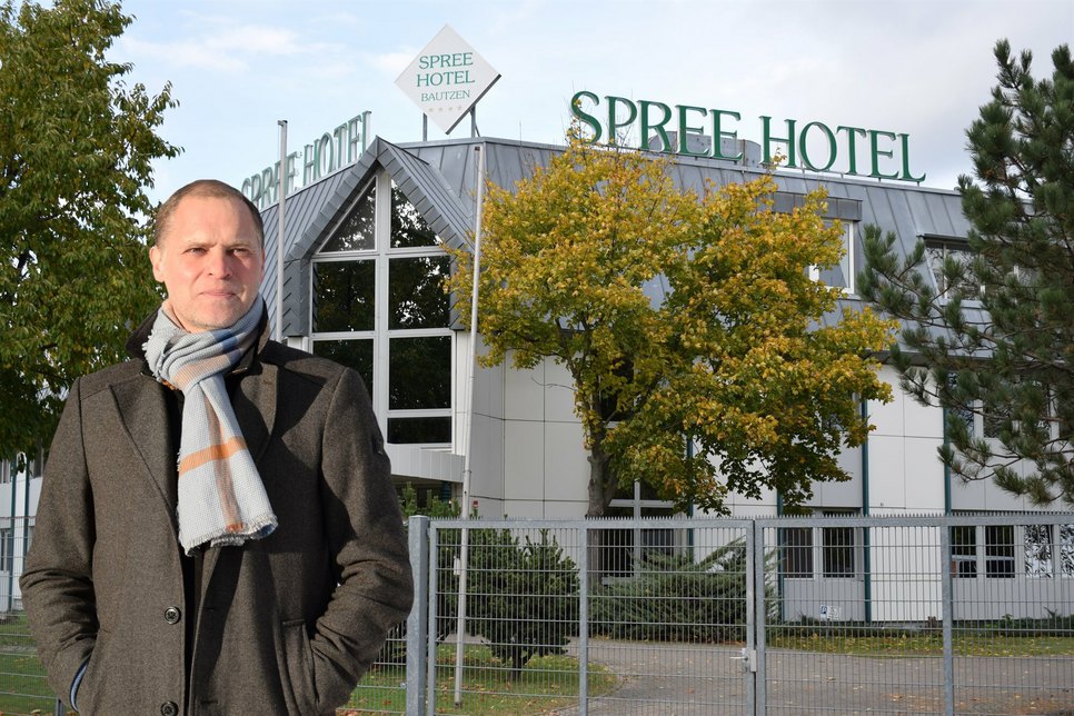 Der Fraktionsvorsitzende der Bautzener AfD, Frank Peschel, möchte für mehr Sicherheit rund um das Spreehotel sorgen.