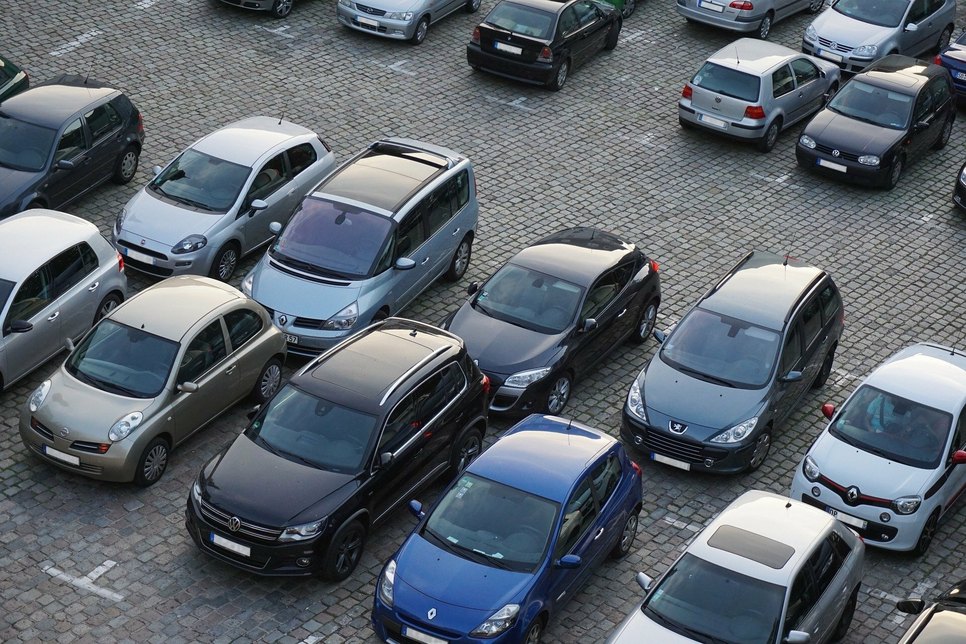Wer es sich leisten kann und will, mietet sich einen Dauerparkplatz. Foto: pixabay