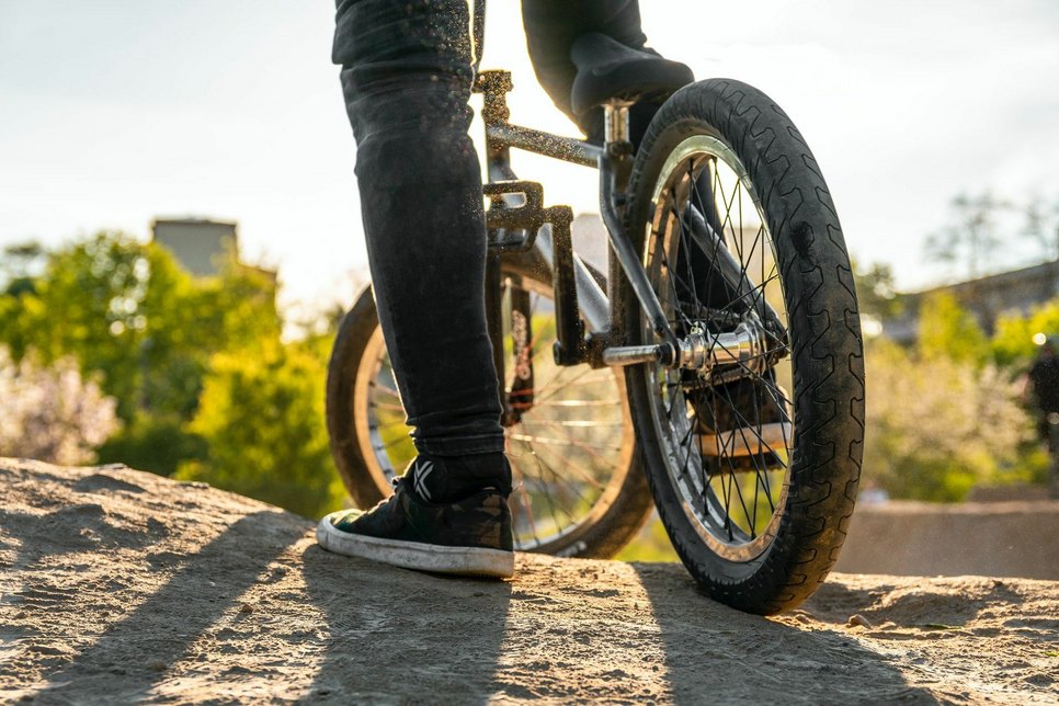 BMX-Radfahren macht Spaß - weltweit. Auch in Schipkau soll das möglichst so bleiben - allerdings in geordnetere Bahnen als das bisher der Fall ist. Foto: Yuri Hoyda/pexels