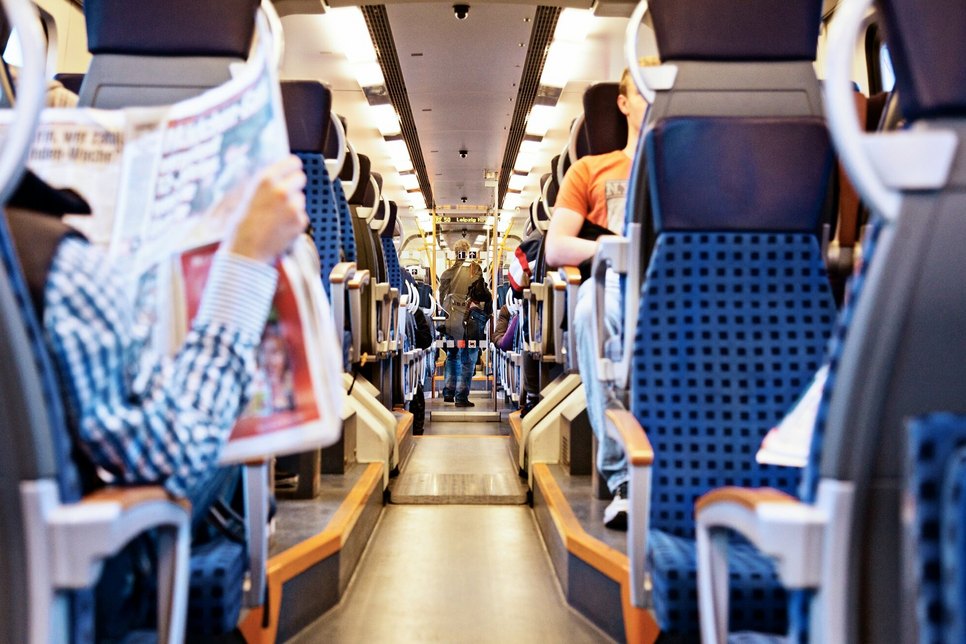 Insbesondere Pendler müssen sich auf Einschränkungen im Bahnverkehr nach Dresden einstellen. Wie lange die Behinderungen dauern werden, ist noch nicht absehbar.