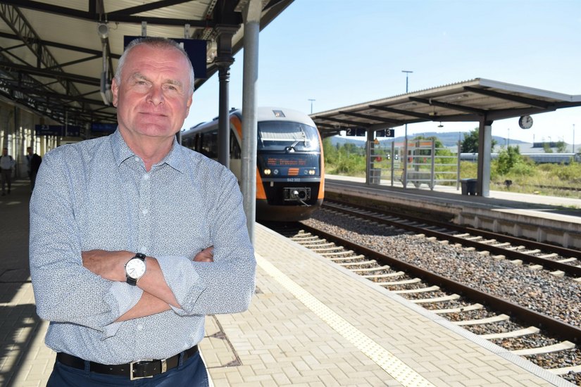 Der Verkehrsverbund ZVON umfasst die Landkreise Bautzen und Görlitz. Geschäftsführer Hans-Jürgen Pfeiffer spricht im Interview über die Herausforderungen und Chancen des ÖPNV in der Zukunft.