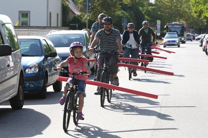 Radtour zur Kampagne »Mehr Platz fürs Rad« auf der Schillerstraße in Pirna-Copitz.