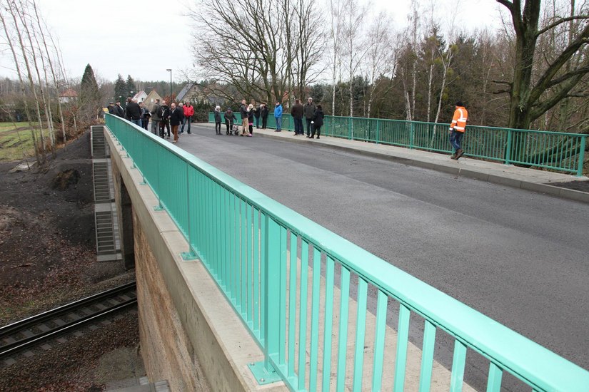 Die Brücke in der Johannisthaler Straße in Hosena wurde für insgesamt 535 000 Euro saniert.