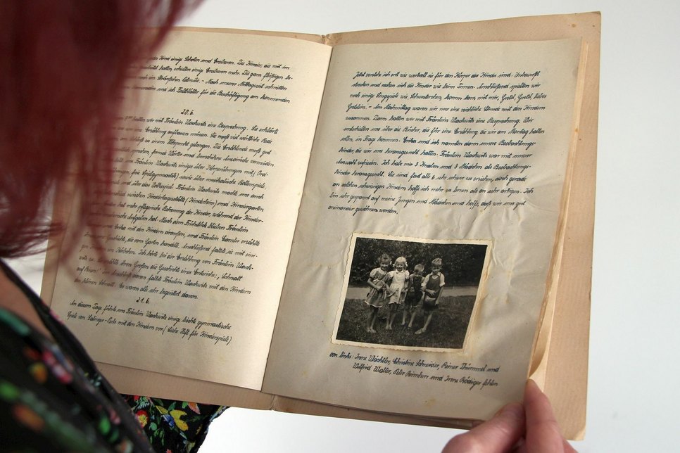 Gefunden auf dem Flohmarkt: »Tagebuch« über einen Praktikaeinsatz in einem Kindergarten 1946 in Trachau. Foto: Schramm