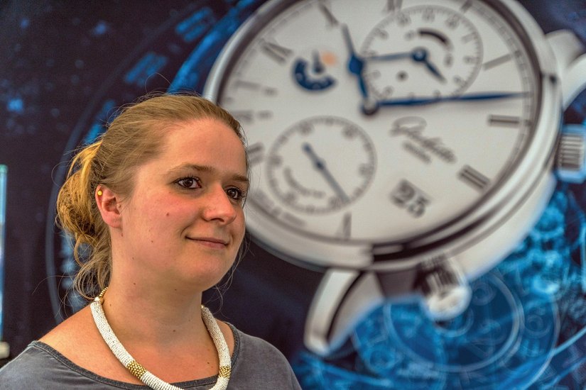 Birgit Schönfeldt arbeitet im Glashütter Uhrenbetrieb im Bereich Kundendienst. Foto:  Glashütte