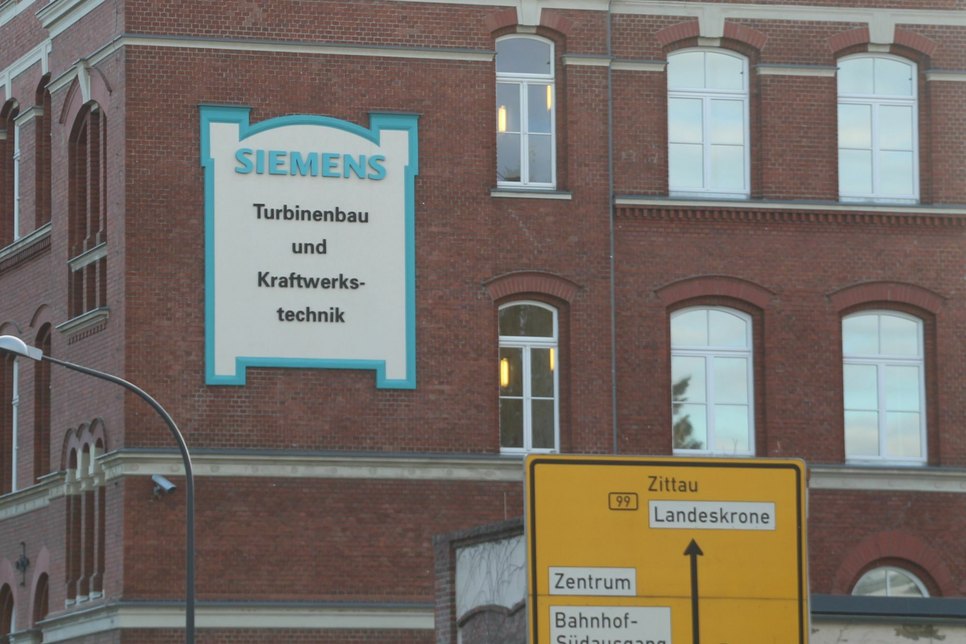 Durch die Investitionen sollen am Siemens-Standort in den nächsten fünf Jahren etwa 100 neue Arbeitsplätze entstehen. Foto: T. Keil