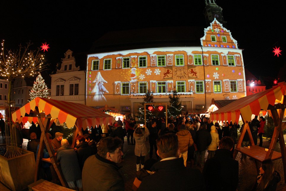 Das Rathaus von Pirna erinnert fast an ein Märchen. Foto: Förster