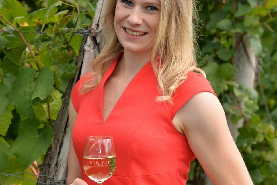 Weinprinzessin Ann-Kathrin Schatzl bleiben noch für ein weiteres Jahr im Amt. Fotos: Weinbauverband