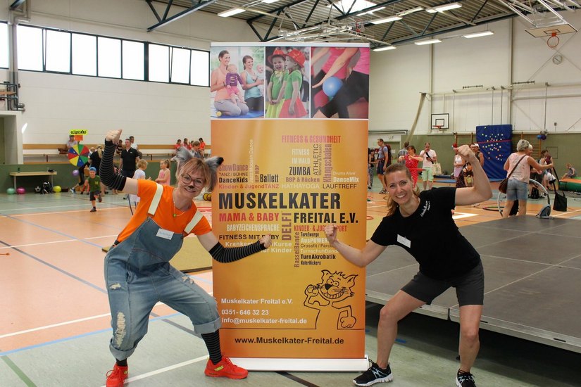 Diana Lubinski und Susi Kaiser (v.l.) vom Verein Muskelkater freuen sich über die gute Resonanz beim Sportfest.