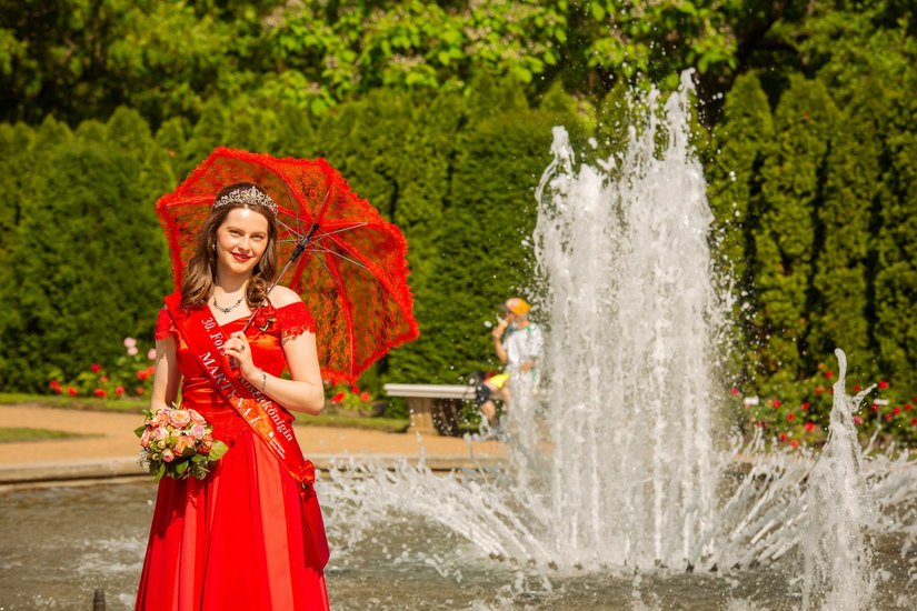 Die neue Forster Rosenkönigin "Martyna I." ist beim Rosengartensonntag am 8. August mit dabei. Foto: Lucia Laurenz
