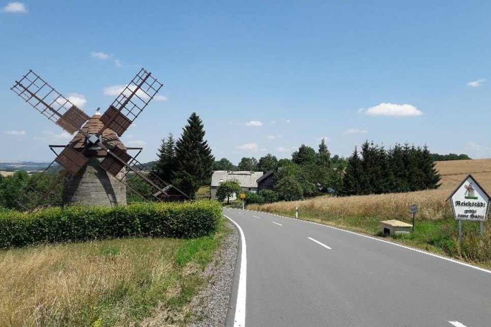 Die höchstgelegene Holländer-Windmühle Deutschlands. Zu finden in Reichstädt.                         Foto: privat