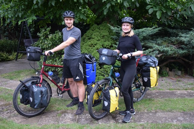 So bepackt sind die beiden im August in Sielow auf ihre Fahrrad-Weltreise gestartet.