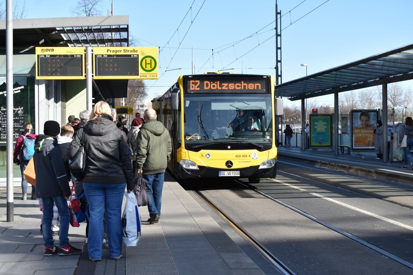 Ab 4. Mai fahren wieder mehr Busse und Bahnen auf den DVB-Linien.