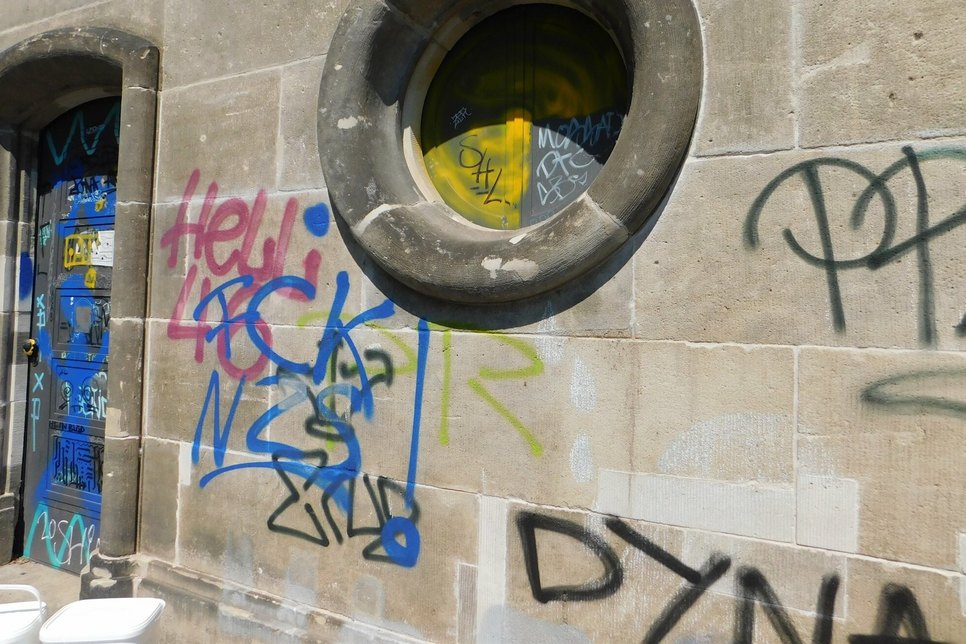 Zu tun hätten die Graffiti-Entferner wohl jahrelang. Entscheidend ist auch wie die Bürger selbst künftig mit dem Thema umgehen.
