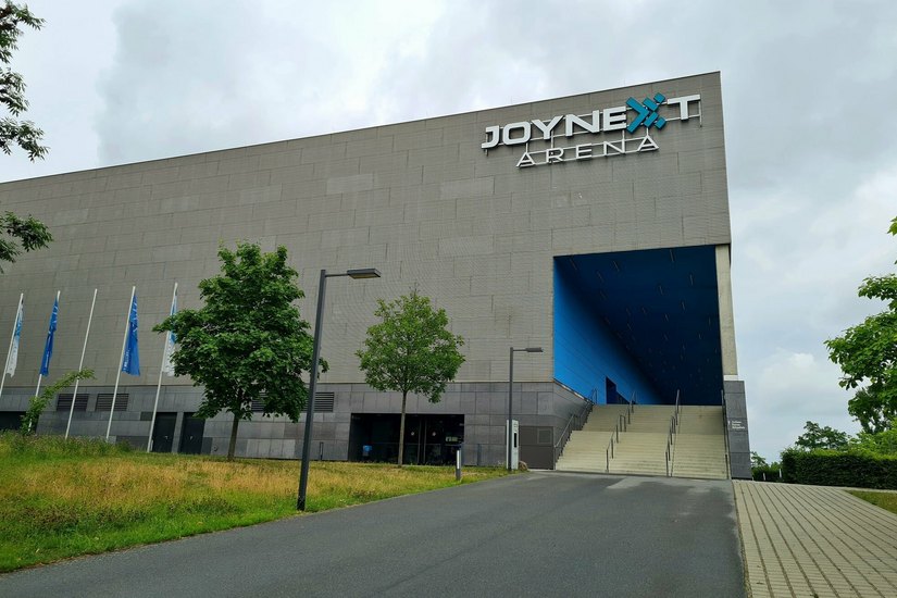 Aus der EnergieVerbund Arena wurde die JOYNEXT Arena.