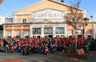 Nachwuchs-Feuerwehrmänner und -frauen beim Kinotag 2019 in Riesa. | Foto: Verein