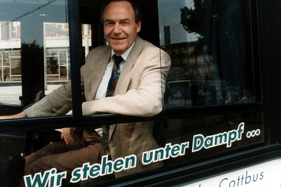 Alt-Oberbürgermeister Waldemar Kleinschmidt feiert heute am 25. Juli seinen 75. Geburtstag. Foto: Stadtverwaltung Cottbus