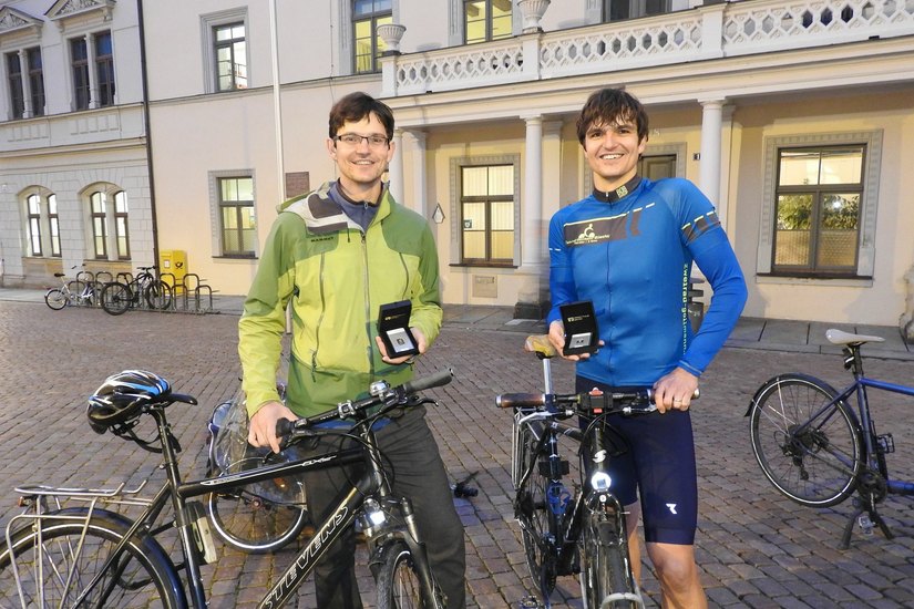 Die Brüder Heiko (li.) und Stefan Wegner legten die meisten Kilometer beim Pirnaer Stadtradeln 2021 zurück.  Foto: R. Rink