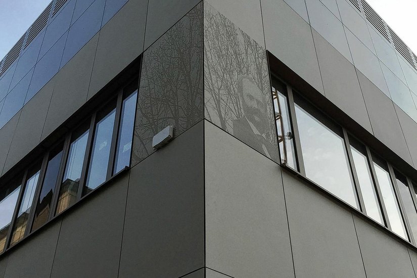 Fassadenplatten aus Carbonbeton. Foto: Singer