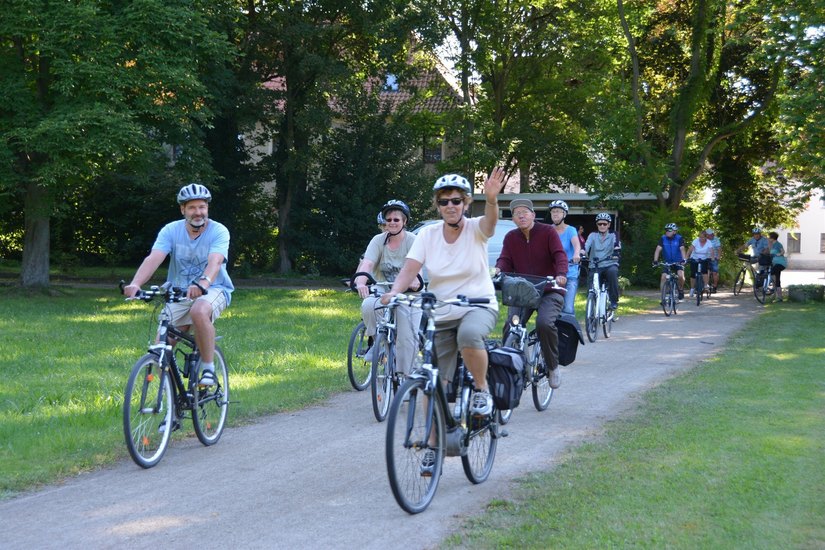 Auf dem Weg in den Noschkowitzer Wald führt die diesjährige Radtour durch das Jahnatal am 2. Juli. Foto: Archiv Peter Noack