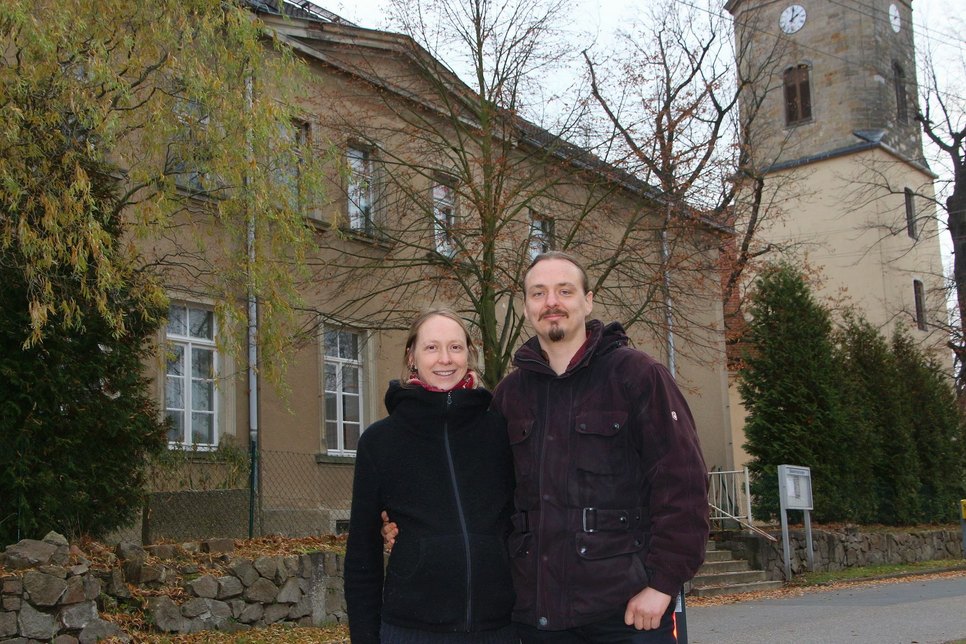 Nadine Hausmann und Georg Böse wollen die Schule in Jahnishausen wiederbeleben. Foto: Farrar