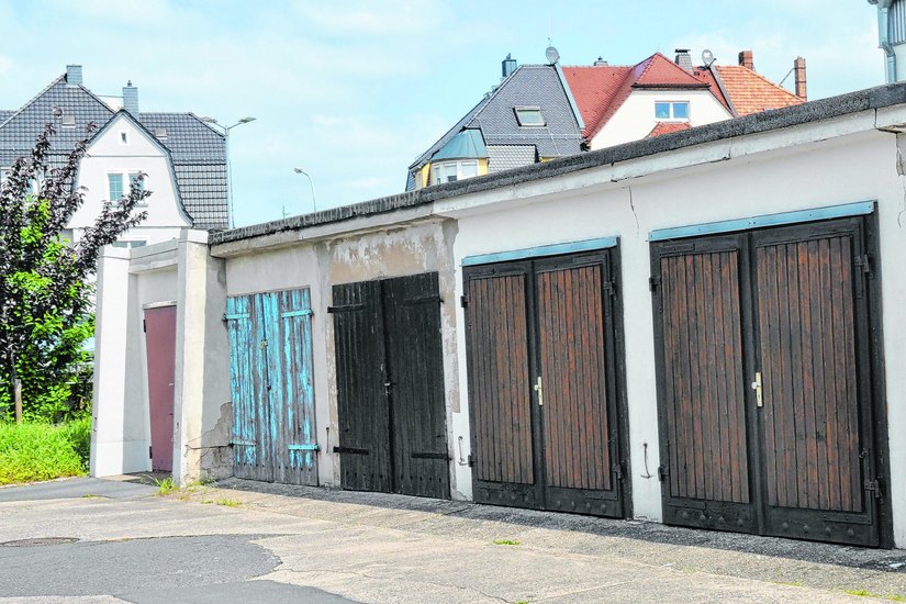 Die Garagen hinter EDEKA (Foto) sind ebenso betroffen wie die an der Villastrasse, der Dresdner Straße, der Mittelgasse sowie Am Schacht.