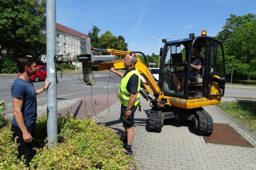 Roy Mutscher, VBH und Mitarbeiter der Firma Roch Services GmbH bei der Standsicherheitsprüfung in der Bautzener Allee, Foto VBH