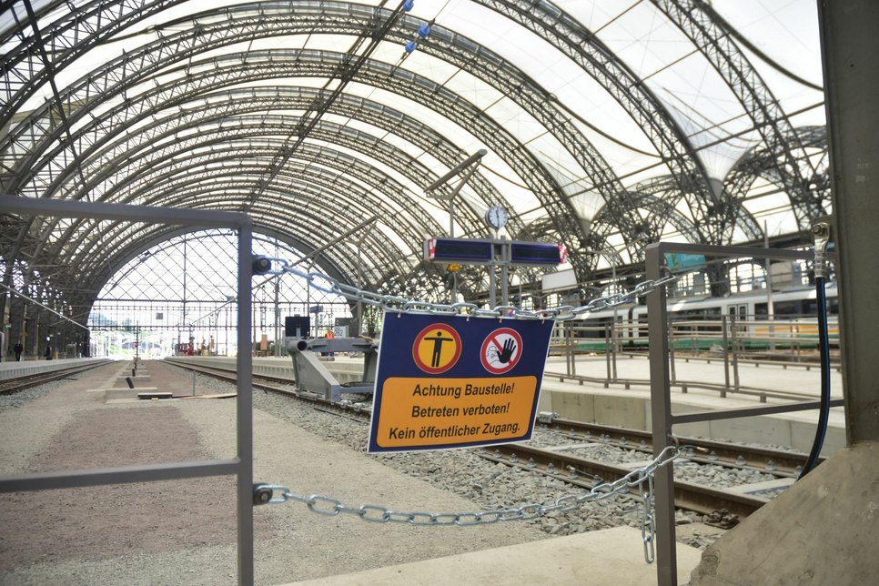 Seit 15 Monaten wird im Hauptbahnhof gebaut. Der Bahnsteig 6 ist bereits modernisiert und wieder nutzbar, Bahnsteig 9 soll im August folgen.       Fotos:  Schiller