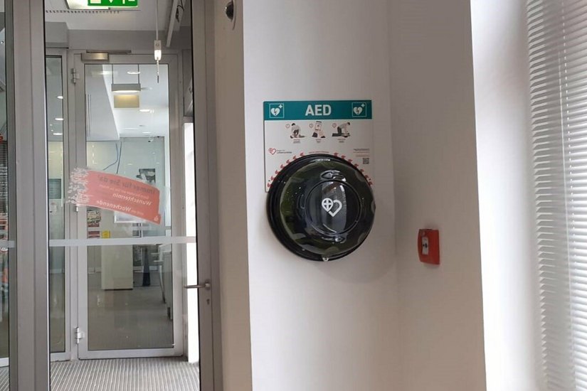 Defibrillator im Beratungscenter Zittau.