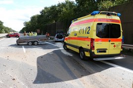 Rettungsdienst und Feuerwehr aus Cottbus waren am Dienstag beim Unfall auf der BAB15 umfangriech gefordert.
