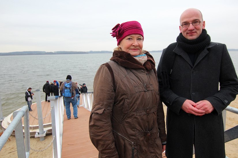 Hanza Winter, Leiterin des Bautzener Liegenschaftsamtes, und Bürgermeister Dr. Michael Böhmer. Sie haben maßgeblich zum Gelingen des Bootsstegprojektes beigetragen. Fotos: „LausitzNews“
