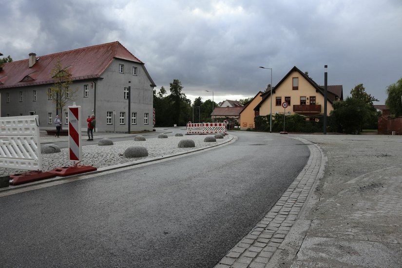 Die B87-Baustelle am Ernst-von-Houwald-Damm ist so gut wie abgeschlossen. Am 30. Oktober wird sie offiziell beendet. Foto: Stadt Lübben/Dörthe Ziemer
