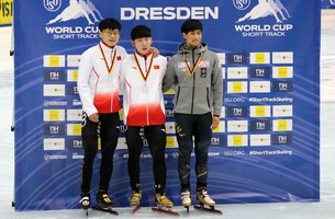 Siegerehrung: 500 Meter Männer (Xiaojun Lin, Yuchen Zhong, Kazuki Yoshinaga). | Foto: Büttner